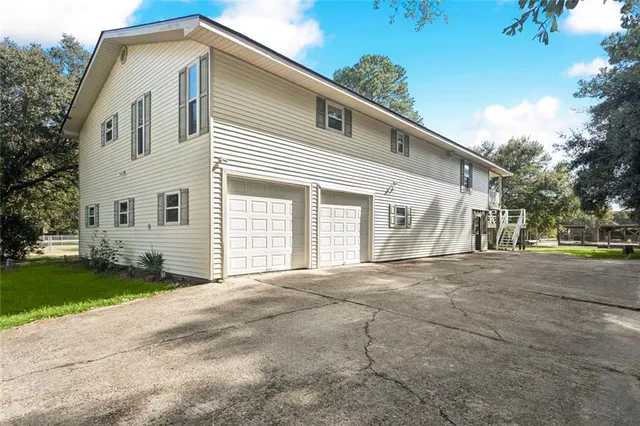 $375,000 | 26500 Lucille Drive, Lacombe, LA 70445