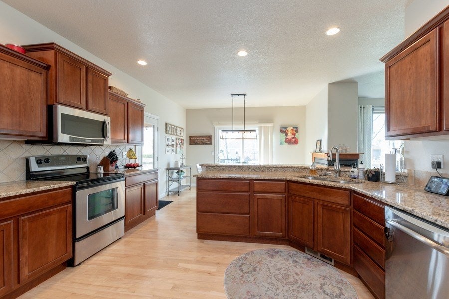 3365 Wild Rose Road Cedar Rapids, IA 52411 - Photo 7 of 28 Gallery Image 7