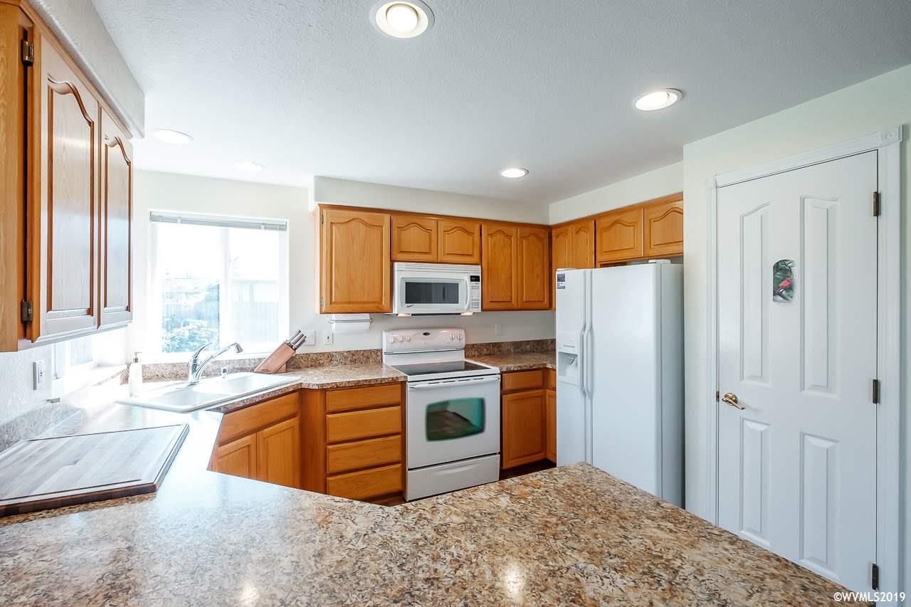 2523 Del Rio Court Southeast Albany, OR 97322 - Photo 12 of 29 Gallery Image 12