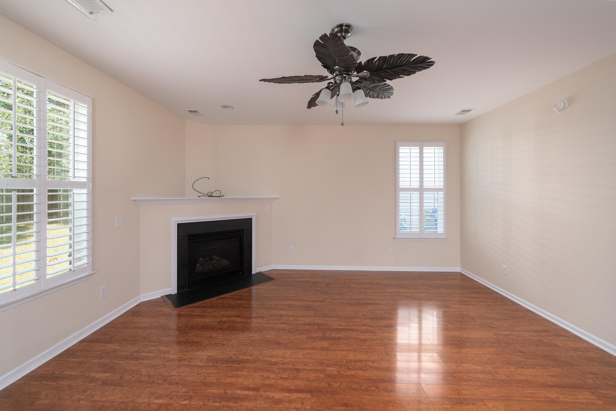 3660 Locklear Lane Mount Pleasant, SC 29466 - Photo 7 of 27 3660 Locklear Ln INT FA (5 of 17)