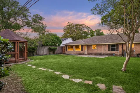 $579,000 | 9813 Pine Lake Drive, Houston, TX 77055