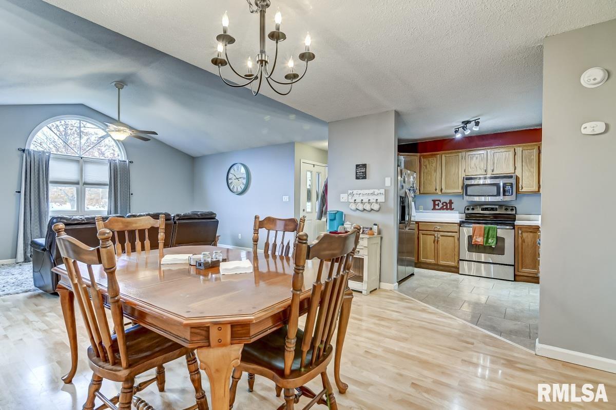 128 Post Road Virden, IL 62690 - Photo 14 of 36