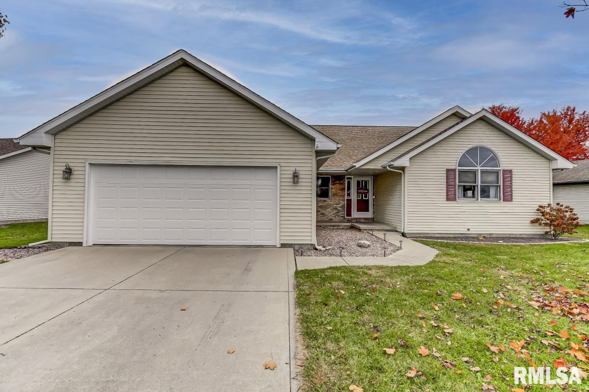 128 Post Road Virden, IL 62690 - Photo 3 of 36