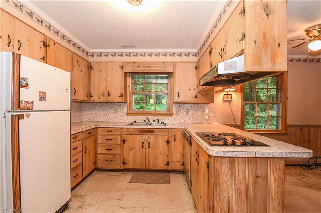 5607 Tower Road Greensboro, NC 27410 - Photo 4 of 17 Kitchen