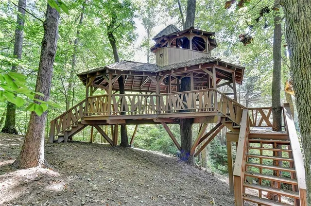 $475,000 | 7911 Brass Lantern Drive, Flowery Branch, GA 30542