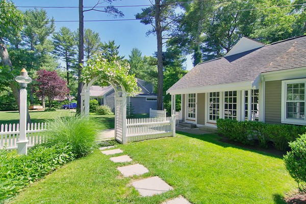 118 Bayview Road Duxbury, MA 02332 - Photo 3 of 30 Gallery Image 3