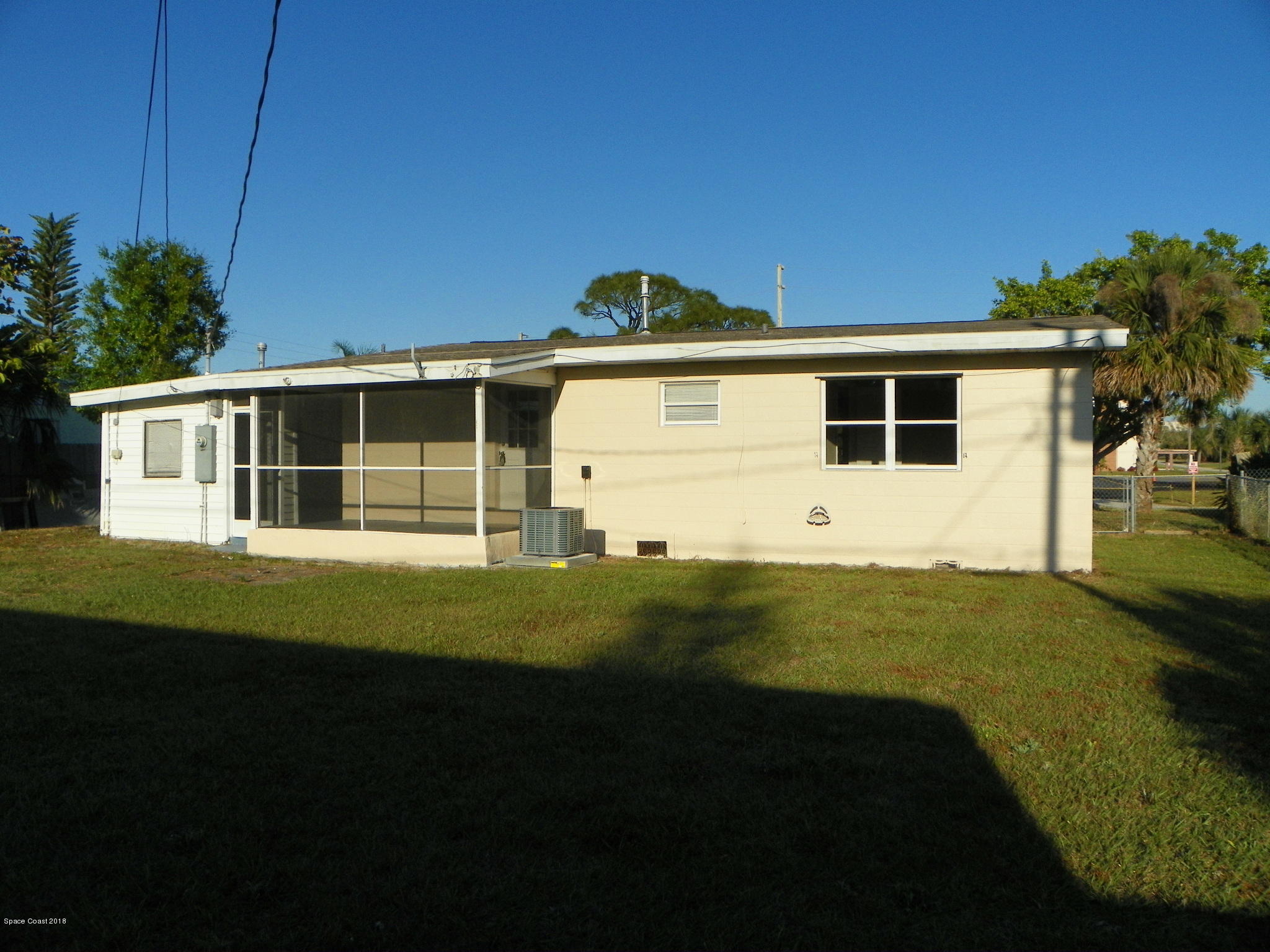 18 Butler Street Melbourne, FL 32901 - Photo 4 of 20 Butler Photos 006