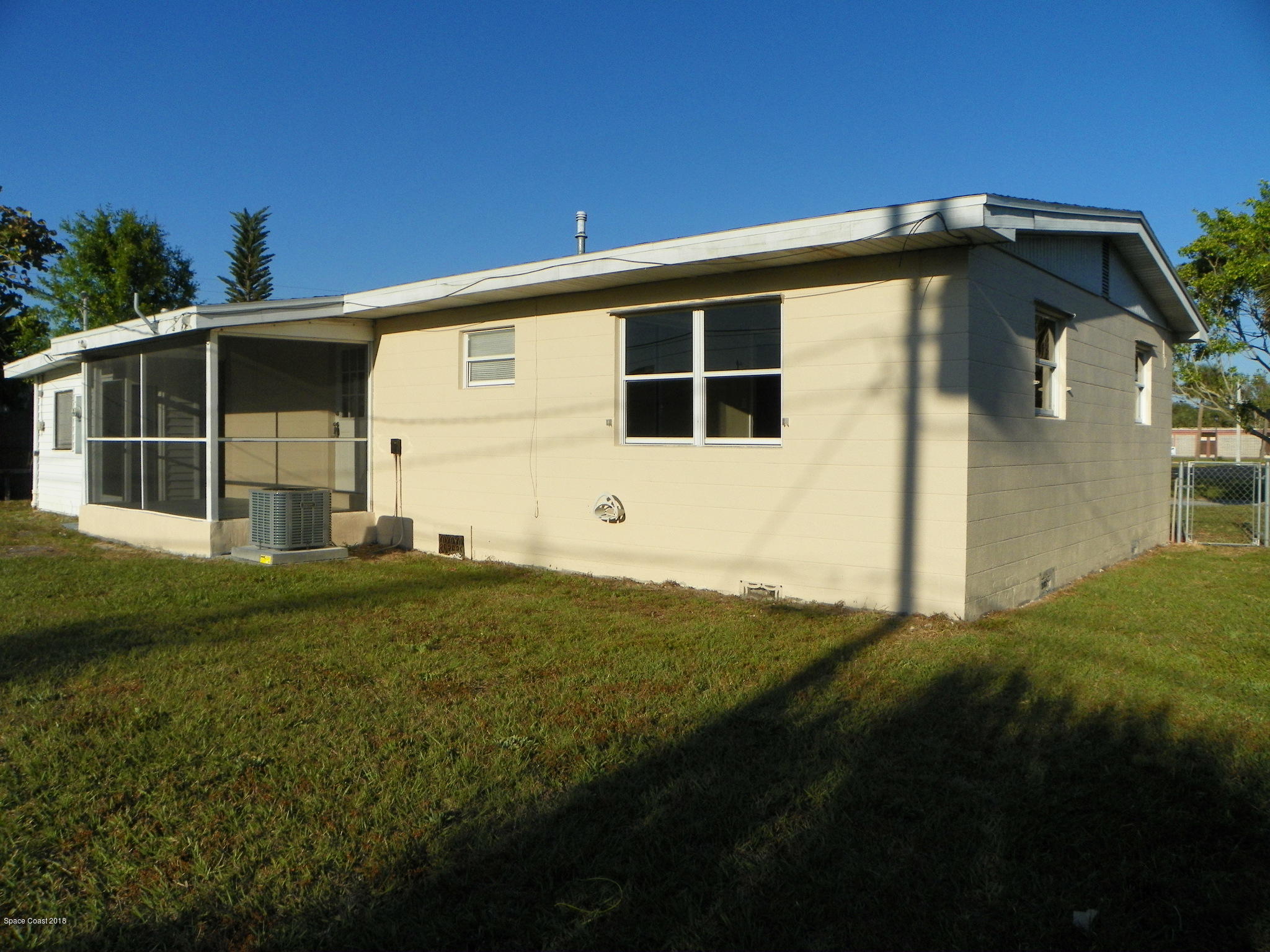 18 Butler Street Melbourne, FL 32901 - Photo 5 of 20 Butler Photos 007Add