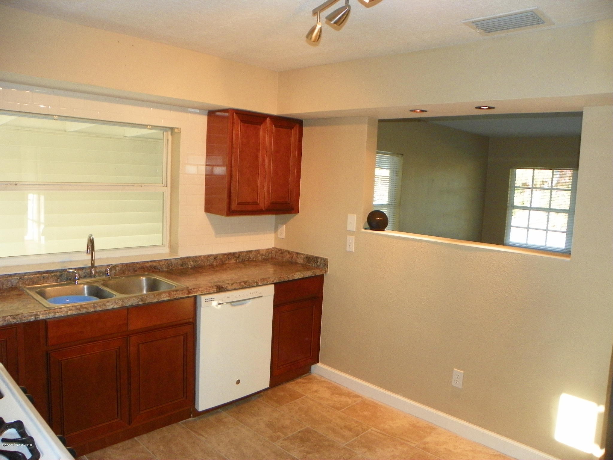 18 Butler Street Melbourne, FL 32901 - Photo 6 of 20 Butler Photos 025