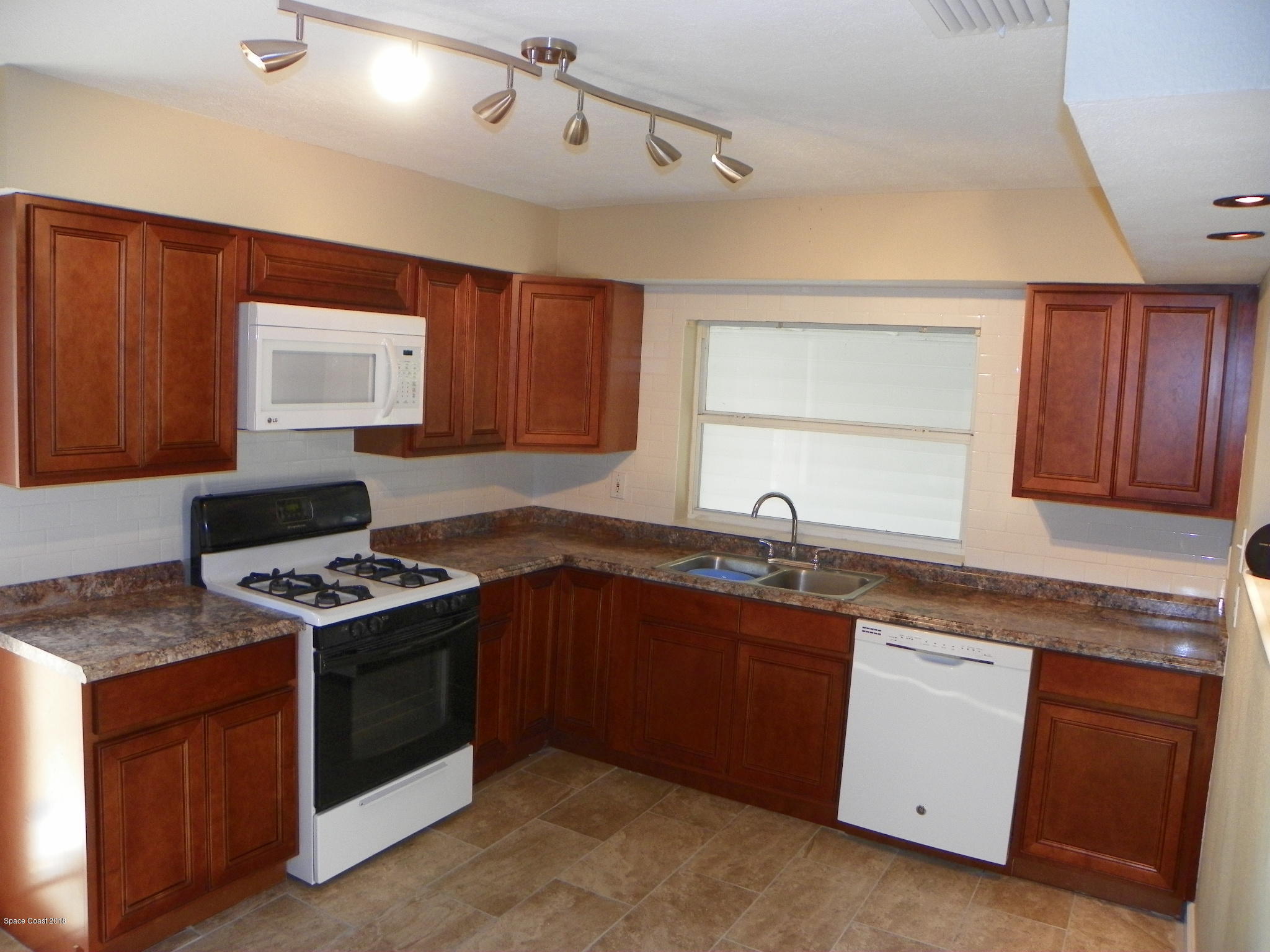 18 Butler Street Melbourne, FL 32901 - Photo 7 of 20 Butler Photos 022