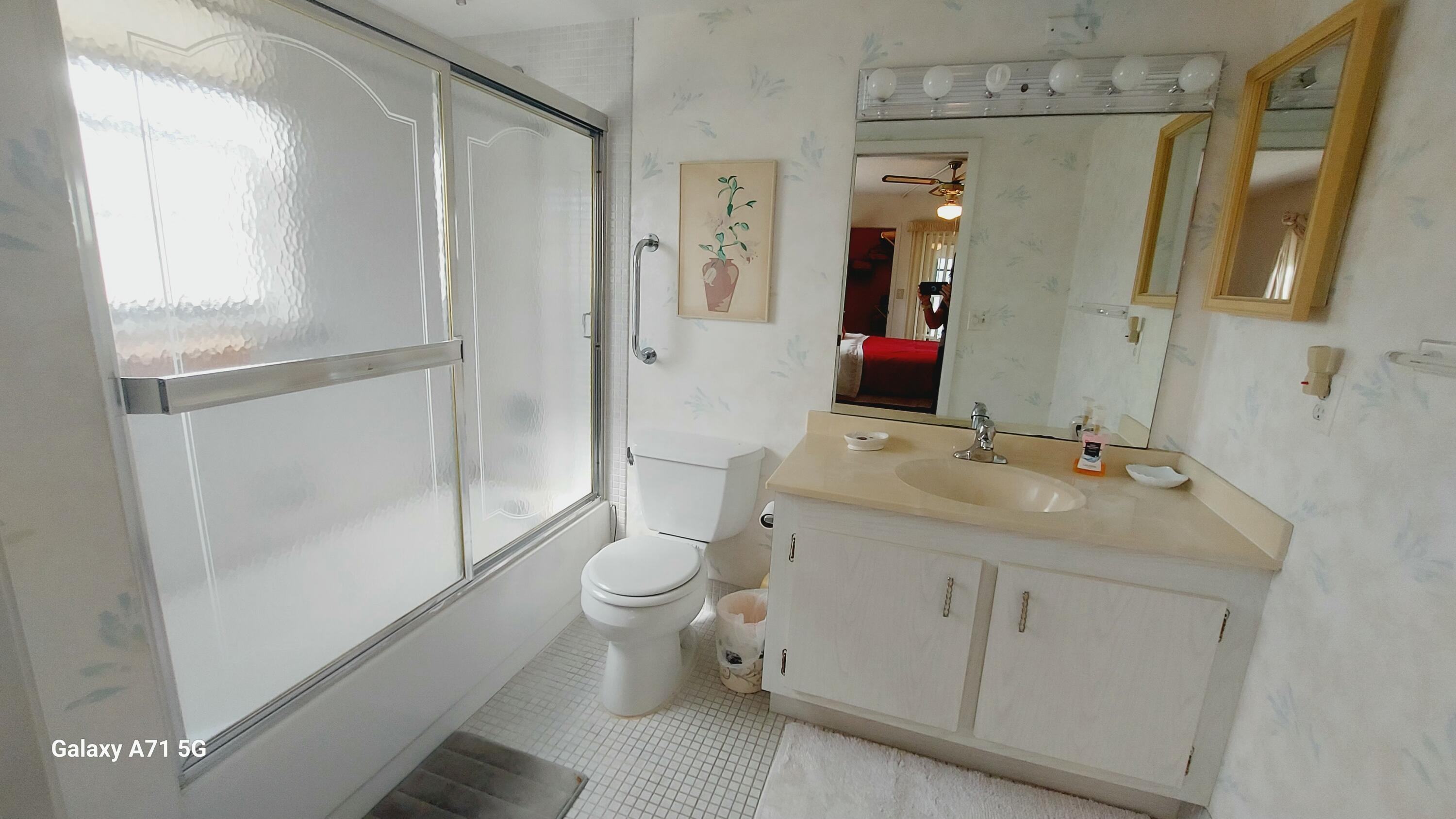 2001 Yarmouth Drive, Unit 2001 Boca Raton, FL 33434 - Photo 9 of 39 mb bath