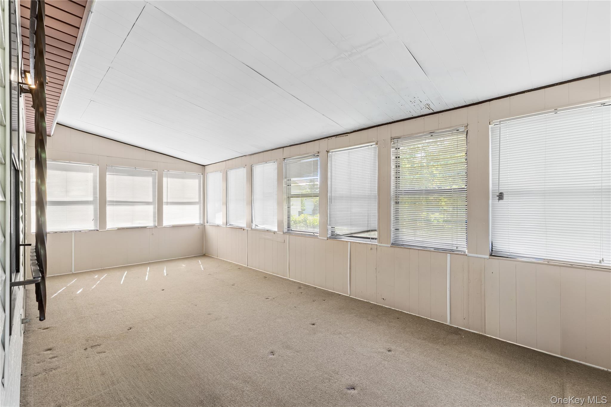 7 Roxbury Court Chestnut Ridge, NY 10977 - Photo 7 of 27 Gallery Image 7