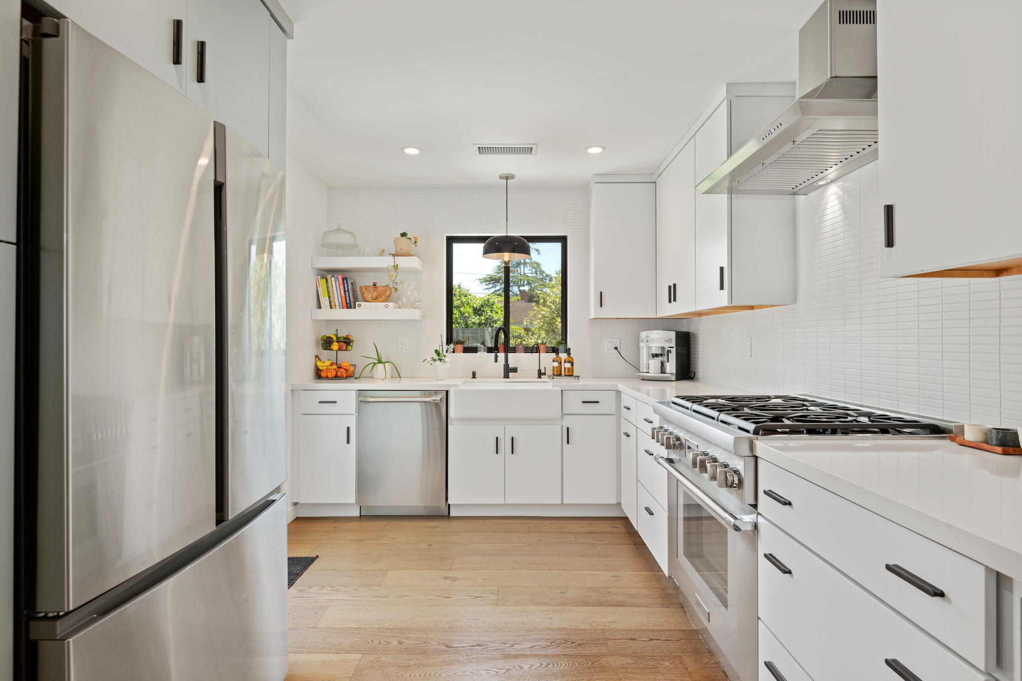 308 Cooper Road Santa Barbara, CA 93109 - Photo 9 of 29 Kitchen