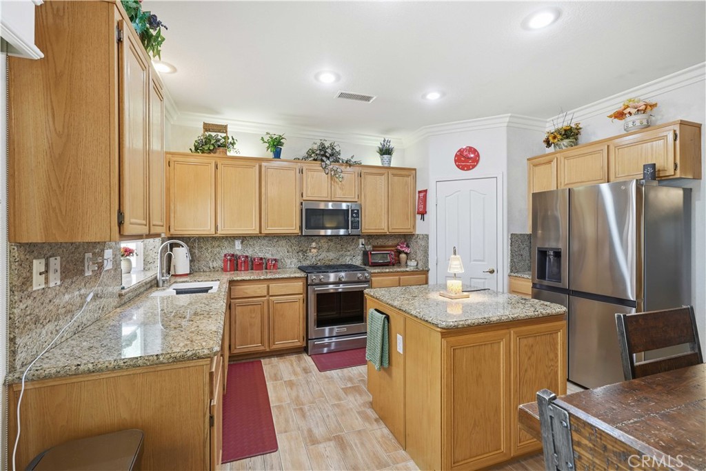 2825 Legends Way Lancaster, CA 93536 - Photo 12 of 36