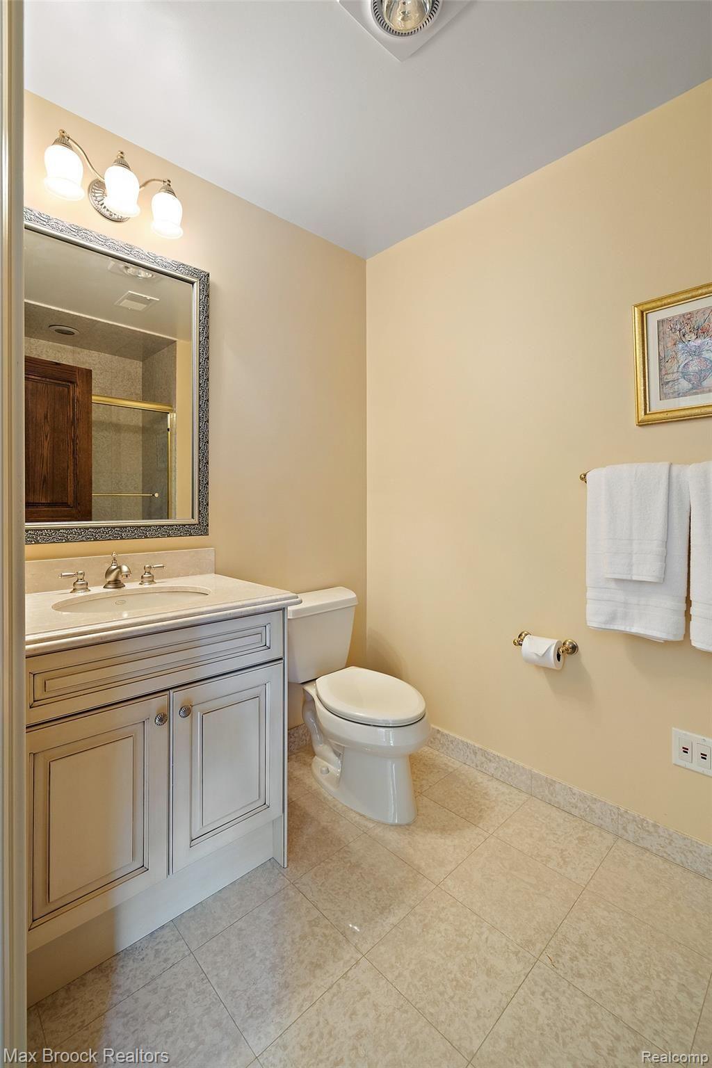 28501 West 14 Mile Road Farmington, MI 48334 - Photo 43 of 67 28501 14 Mile-115.jpg