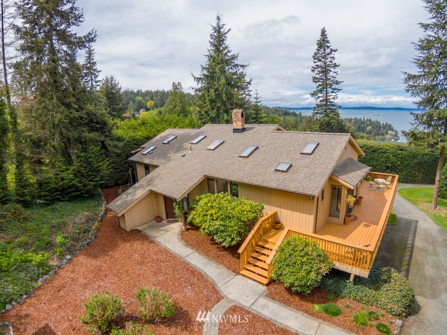 3698 Biz Point Road Anacortes, WA 98221 - Photo 2 of 25 Gallery Image 2