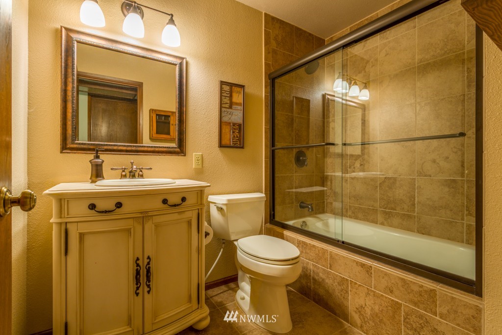 3698 Biz Point Road Anacortes, WA 98221 - Photo 12 of 25 Gallery Image 12