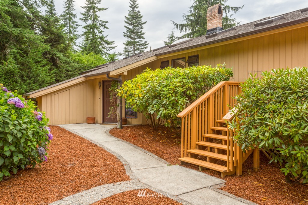 3698 Biz Point Road Anacortes, WA 98221 - Photo 4 of 25 Gallery Image 4