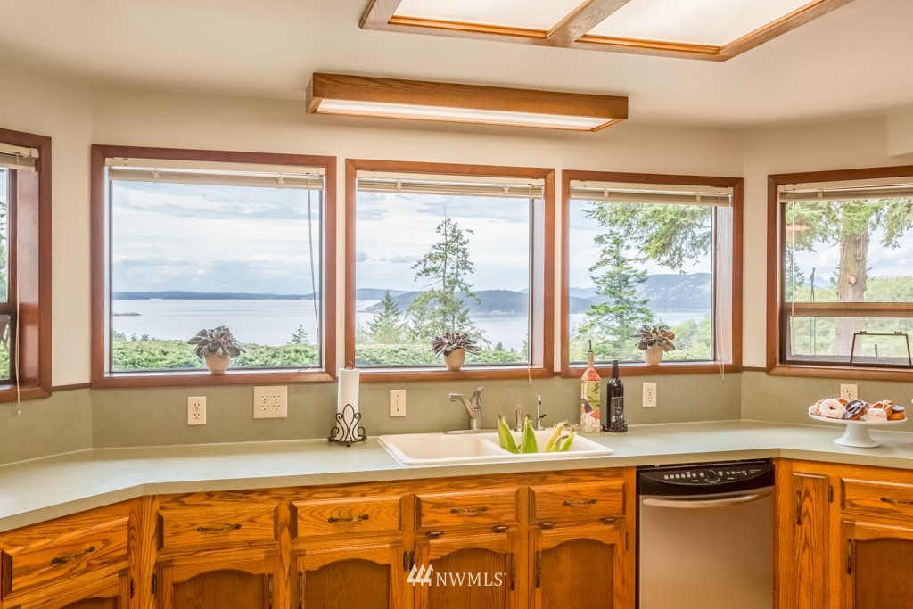3698 Biz Point Road Anacortes, WA 98221 - Photo 8 of 25 Gallery Image 8