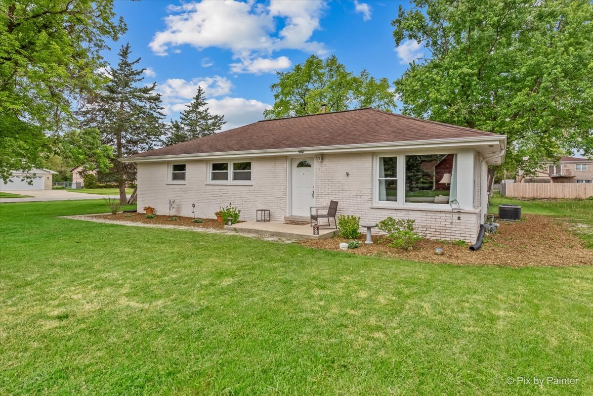 902 Stonemill Avenue Addison, IL 60101 - Photo 2 of 27