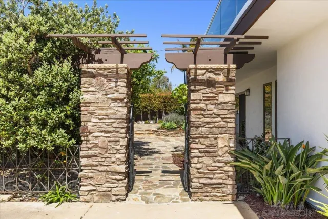 $4,995,000 | 1141 Luneta Drive, Del Mar, CA 92014