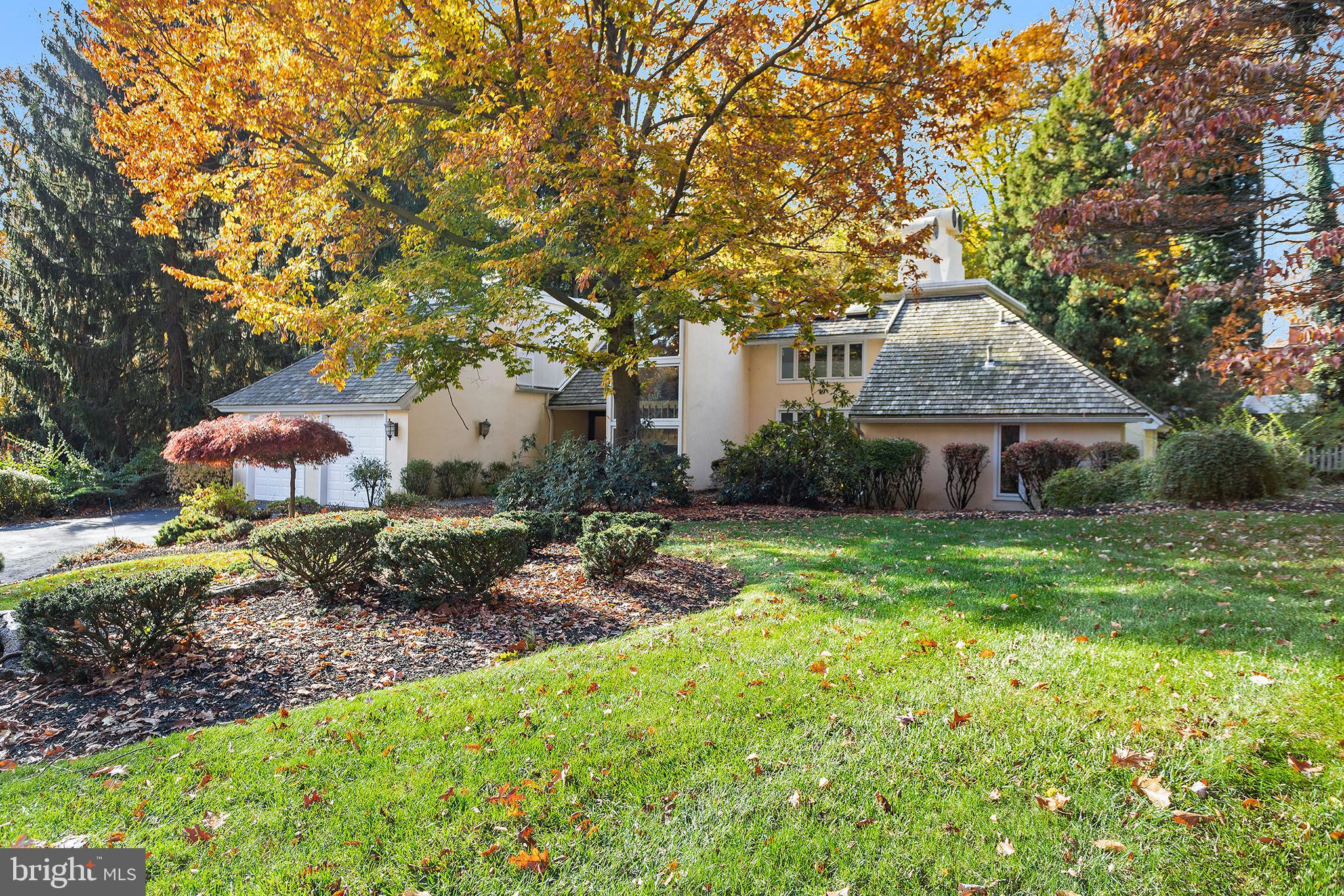 306 Valley Place Wayne, PA 19087 - Photo 1 of 48 Front View