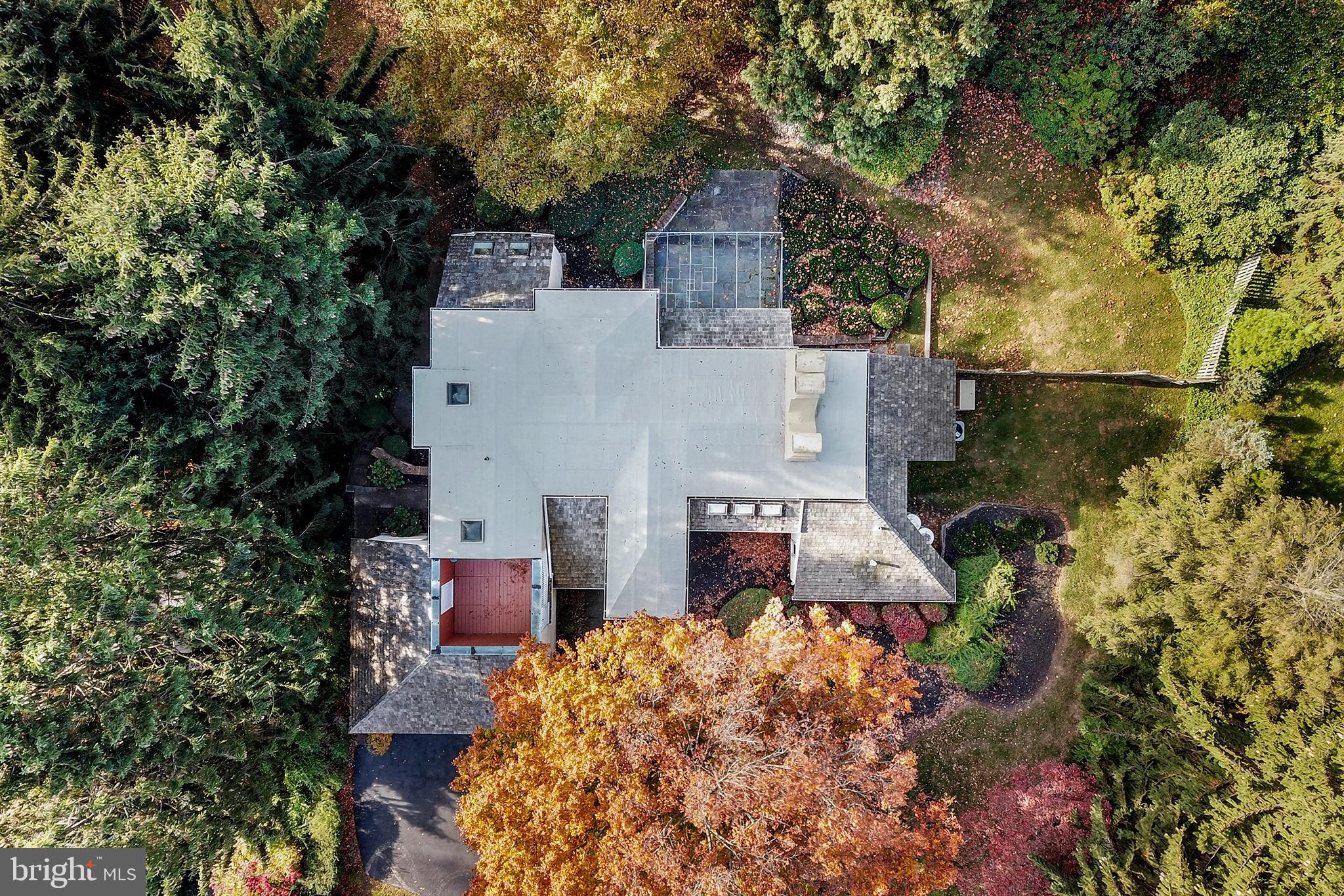 306 Valley Place Wayne, PA 19087 - Photo 2 of 48 Aerial Drone