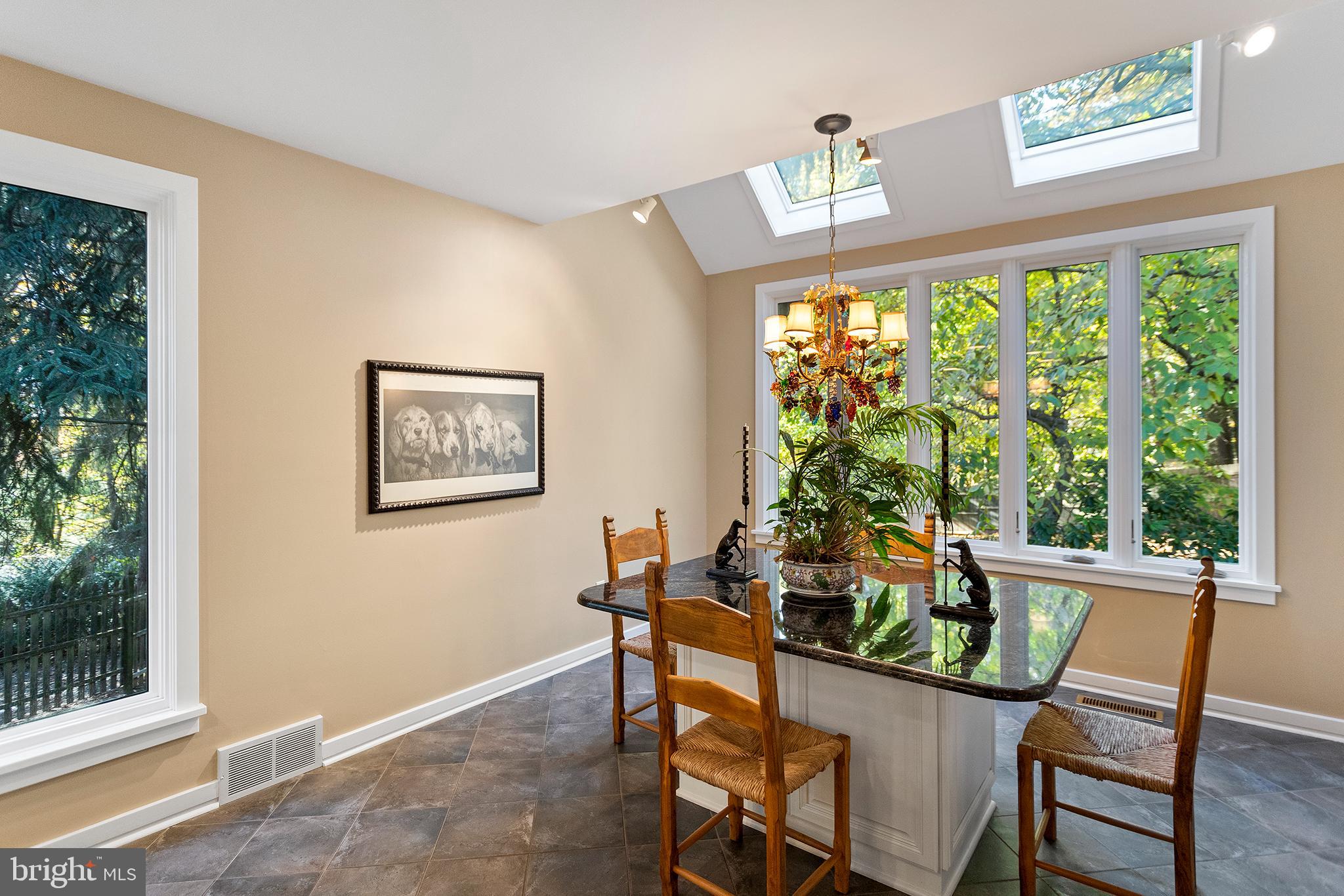 306 Valley Place Wayne, PA 19087 - Photo 13 of 48 Breakfast area attached to kitchen