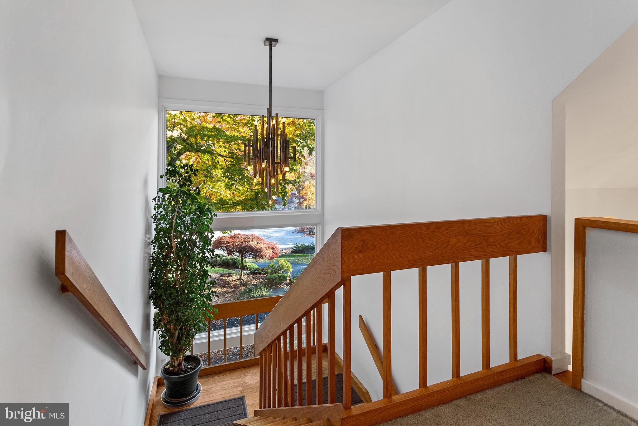 306 Valley Place Wayne, PA 19087 - Photo 34 of 48 Stairway
