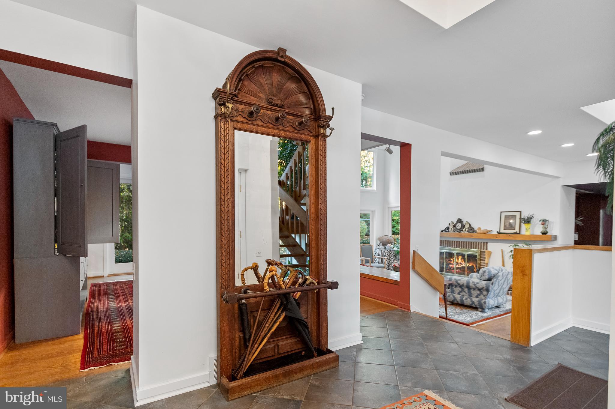 306 Valley Place Wayne, PA 19087 - Photo 5 of 48 Interior - Foyer