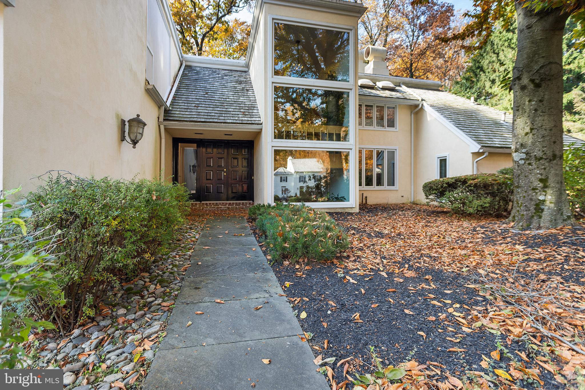 306 Valley Place Wayne, PA 19087 - Photo 47 of 48 Front Entrance