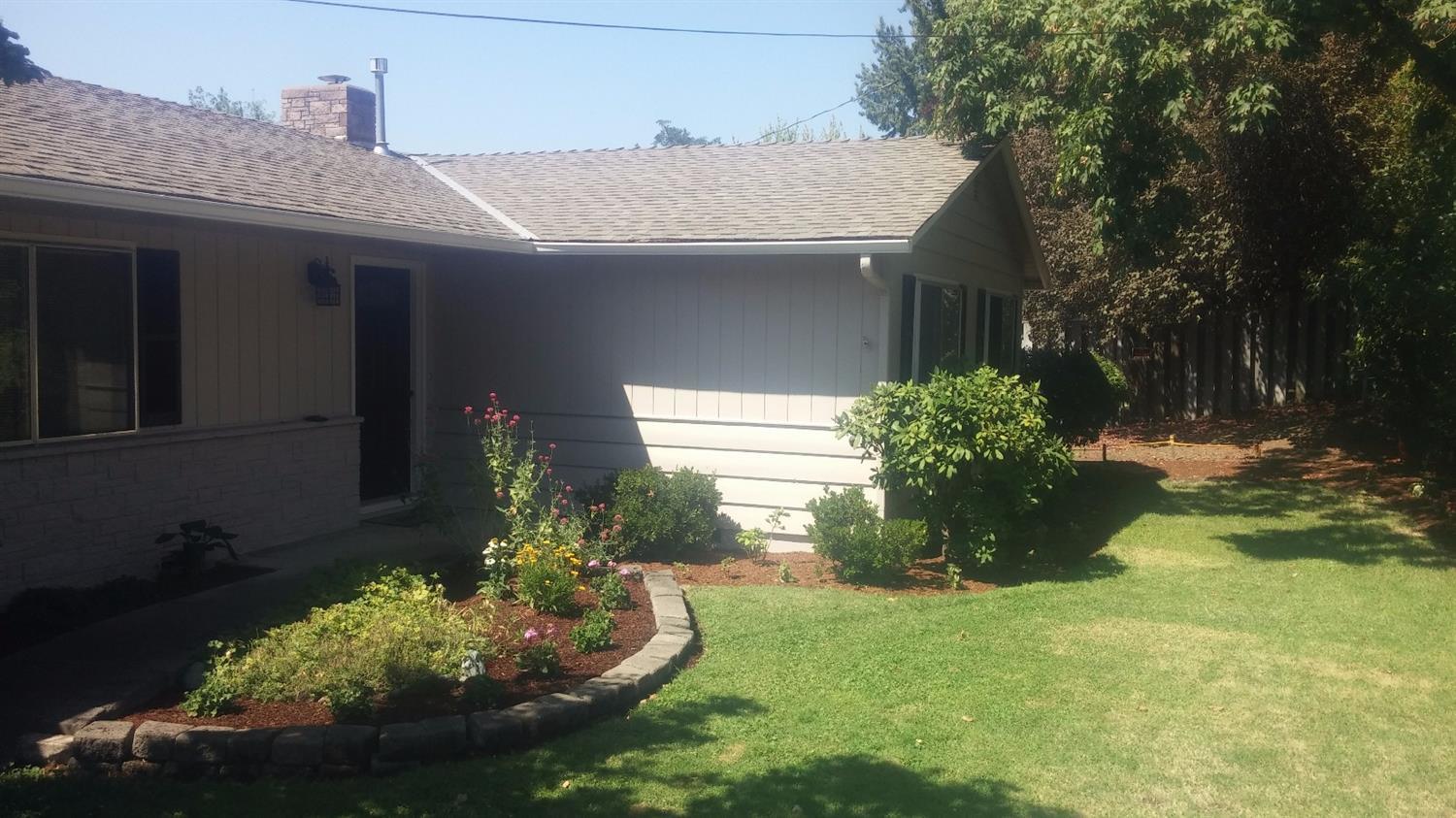 2944 Lone Pine Road Medford, OR 97504 - Photo 1 of 10 Primary Photo