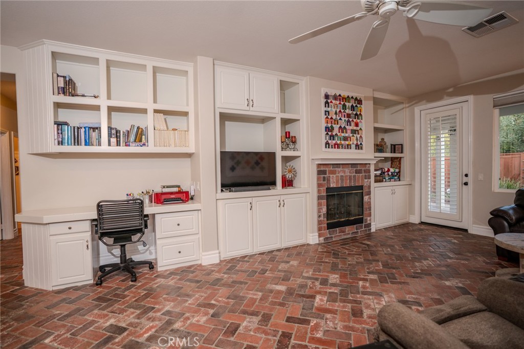 41950 Delmonte Street Temecula, CA 92591 - Photo 7 of 23