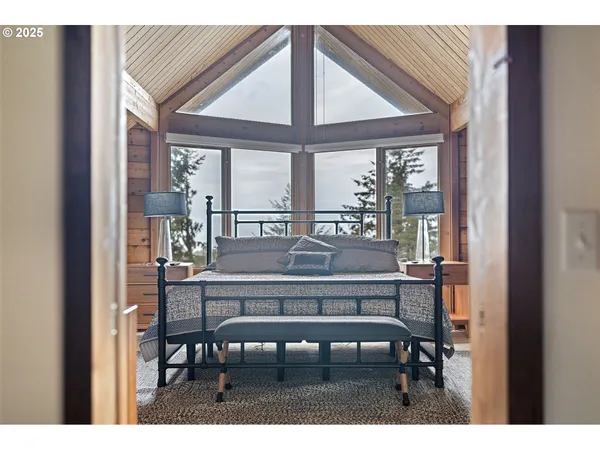 $750,000 | 4 Doug Johnson Lane, Port Orford, OR 97465