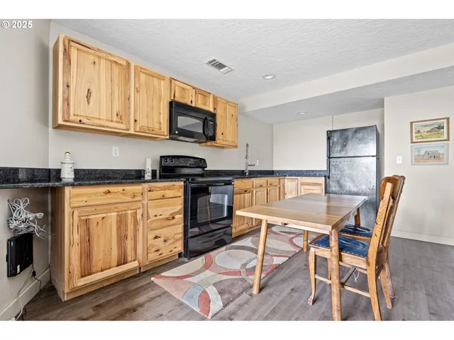 $750,000 | 4 Doug Johnson Lane, Port Orford, OR 97465