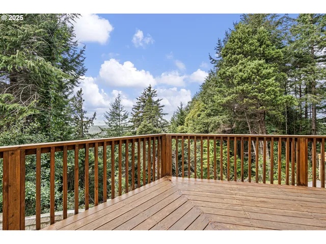 $750,000 | 4 Doug Johnson Lane, Port Orford, OR 97465