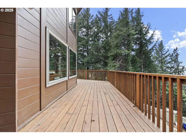 $750,000 | 4 Doug Johnson Lane, Port Orford, OR 97465