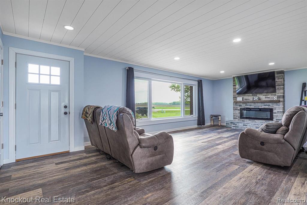 6029 Waterman Road Vassar, MI 48768 - Photo 4 of 68