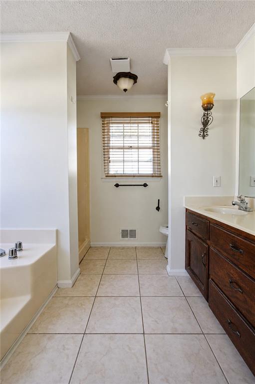 818 Springlake Road Lawrenceville, GA 30045 - Photo 40 of 65