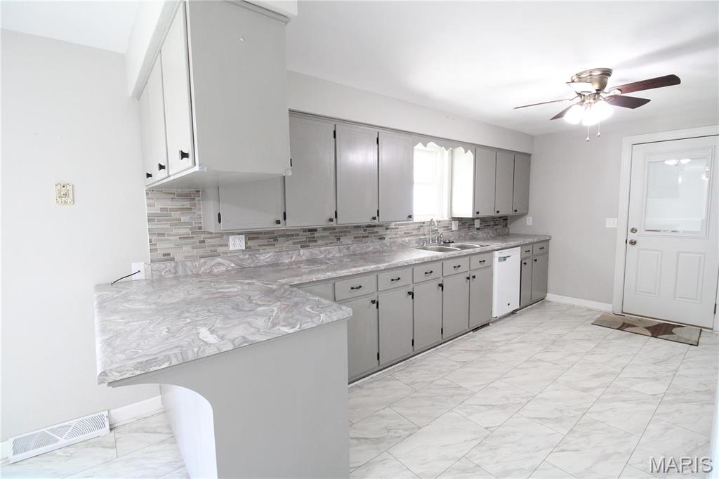 185 David Drive Jackson, MO 63755 - Photo 13 of 40