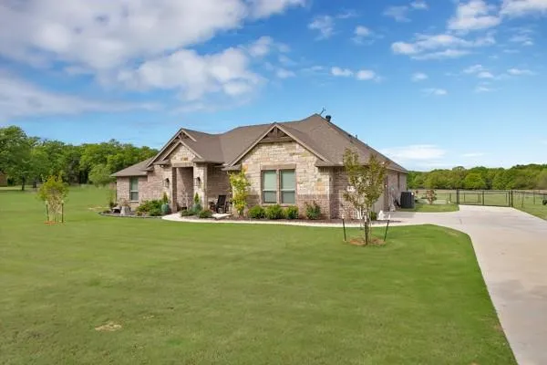 $499,500 | 173 Stanley Lane, Poolville, TX 76487
