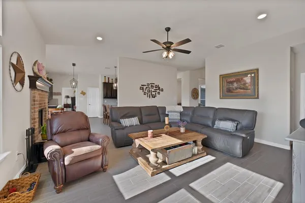 $499,500 | 173 Stanley Lane, Poolville, TX 76487