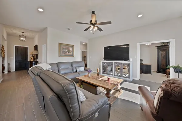 $499,500 | 173 Stanley Lane, Poolville, TX 76487