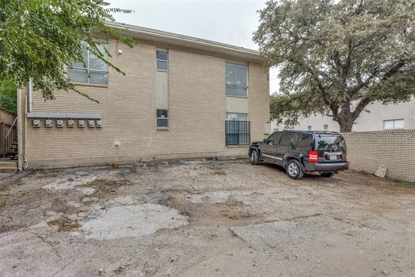 $1,500 | 3828 West 7th Street, Unit 6, Fort Worth, TX 76107