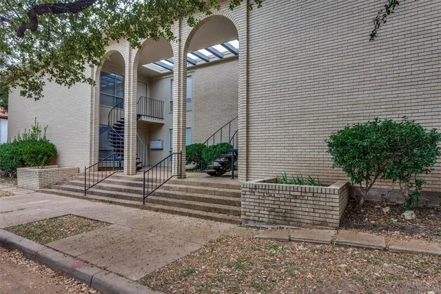 $1,500 | 3828 West 7th Street, Unit 6, Fort Worth, TX 76107