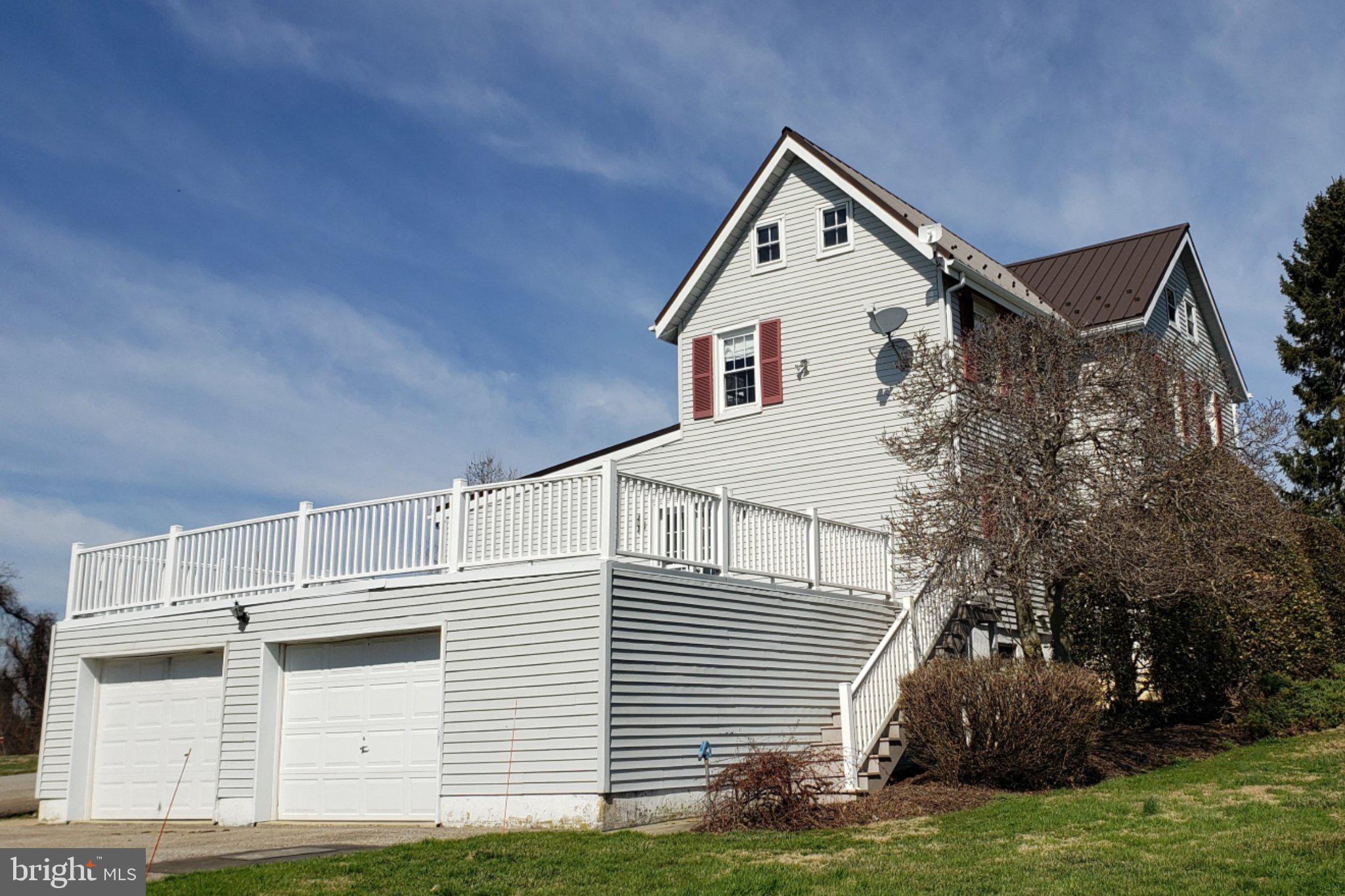 172 Street Road Oxford, PA 19363 - Photo 2 of 13 Charming home with spacious deck.