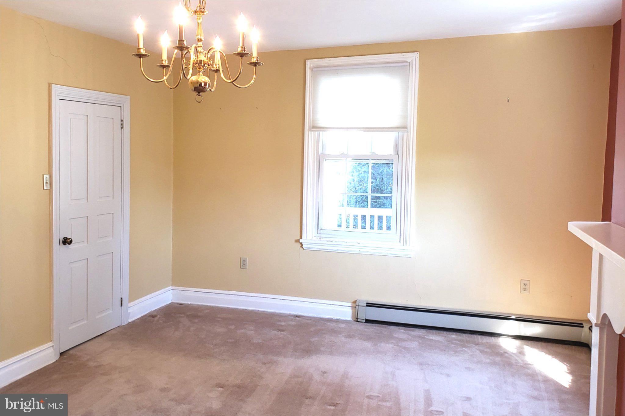 172 Street Road Oxford, PA 19363 - Photo 7 of 13 Bright and inviting living space.