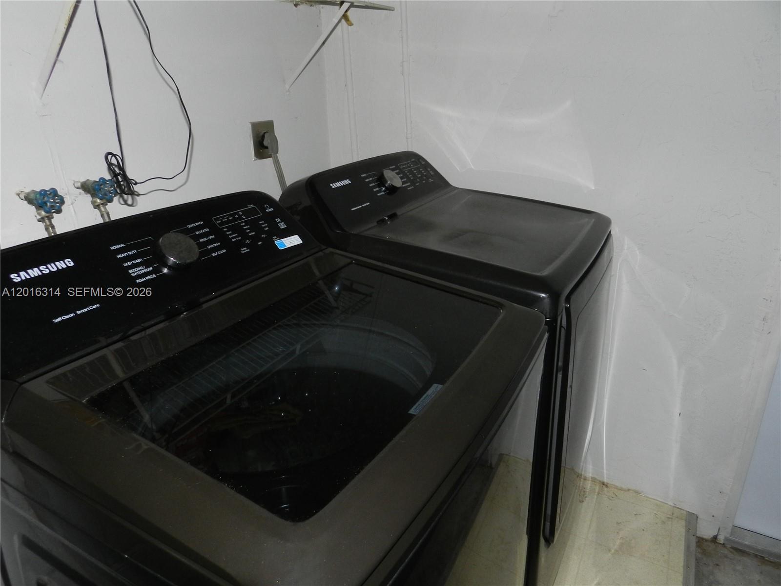 305 Northwest 42nd Street Boca Raton, FL 33431 - Photo 18 of 31 a close up of a stove top oven