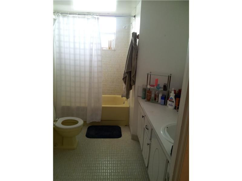 1670 Northeast 191st Street, Unit 4063 Miami, FL 33179 - Photo 6 of 7 Exterior Front