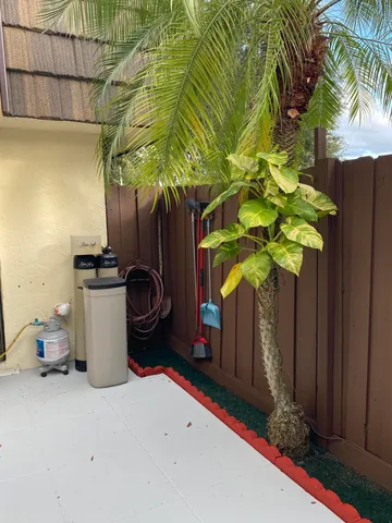 $289,750 | 1674 Forest Lakes Circle, Unit A, West Palm Beach, FL 33406